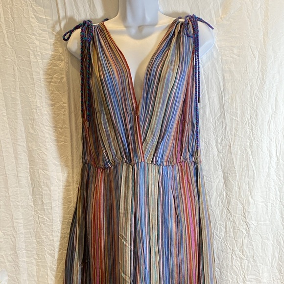 Jumpsuit NWT in perfect condition beautiful ties at the shoulder Size Large - Picture 2 of 10